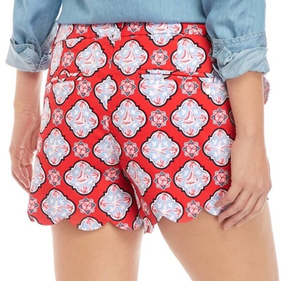 Crown & Ivy Red, White, & Blue Beach Pattern Scalloped Shorts, Size 2 - Picture 3 of 10